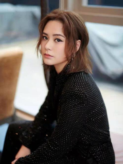 娱乐吃瓜女艺人歌手,揭秘吃瓜女艺人歌手的璀璨星途